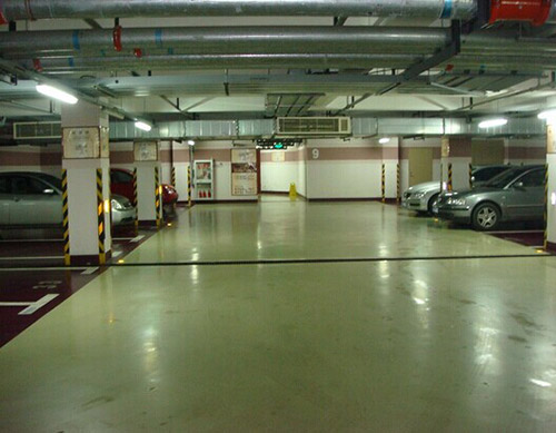 盤錦液壓聚脲設備(圖1) 地下停車場防腐防水噴涂